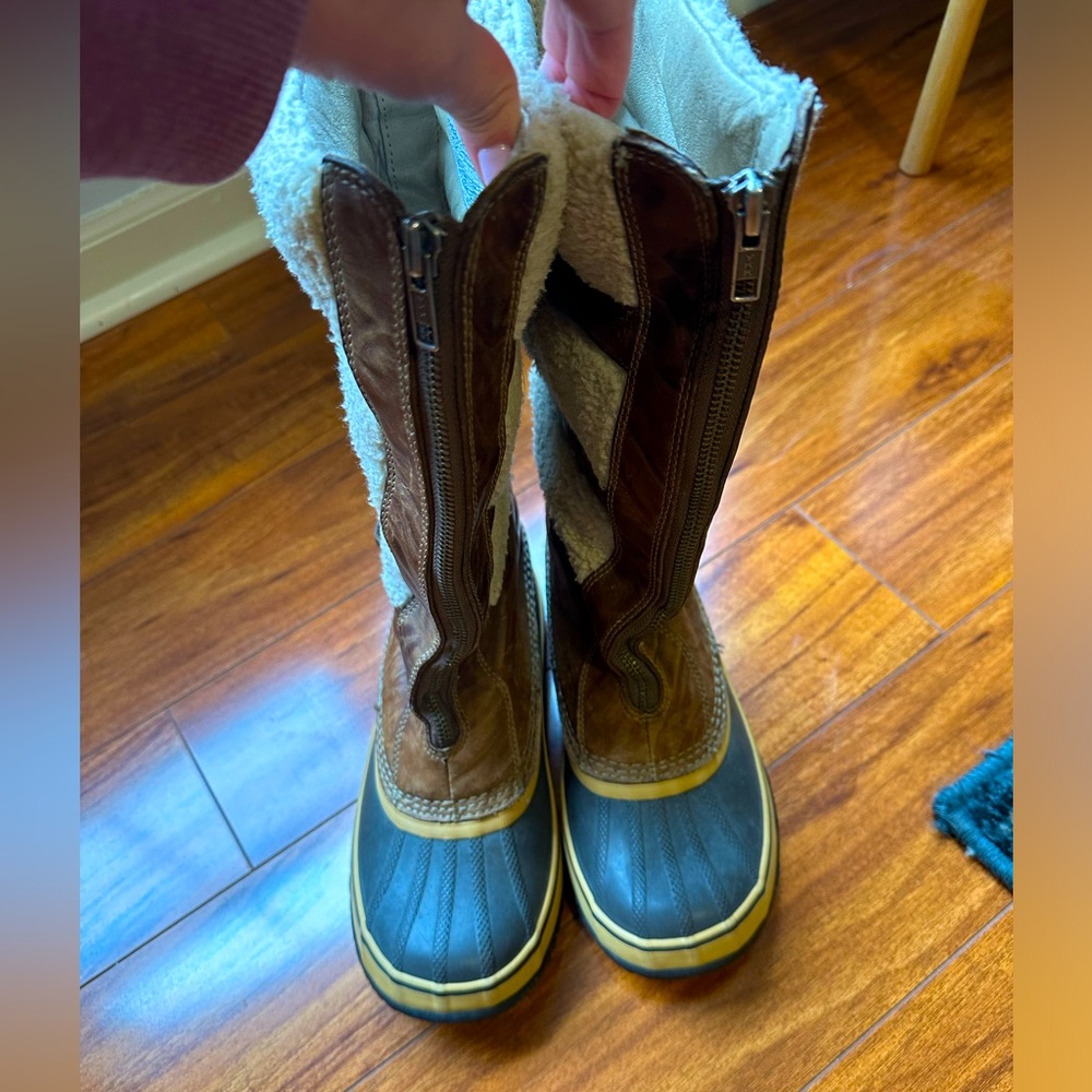 Sorel shearling boots